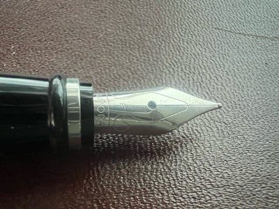 🔴 AURORA penna stilografica Style nera brillante pennino F a cartuccia