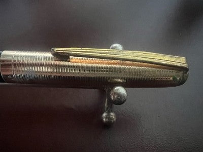 GIULIETTA Stylo À Plume En Résine Noire Avec Capuchon En Métal Piston Vintage