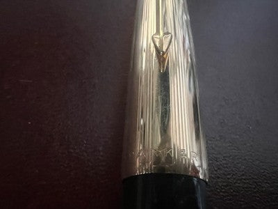 🔴 PARKER penna stilografica 61 nera pennino ORO freccia incisa scrive vintage