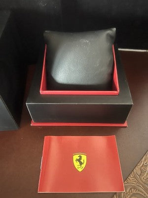 🔴 FERRARI Scatola Box Orologio con Cuscino Istruzioni Contro Scatola Originale