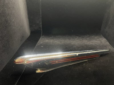 Red Vintage American Car Hood Radiator Mascot Speed Emblem