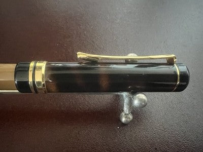 Fendi Pen Fountain Pen Lacquer Double Colour Finishes Golden Pen (M)