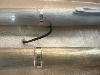 Stylo AURORA 98 Chrom und Gold mit neu geschriebenen 2 Stylos 