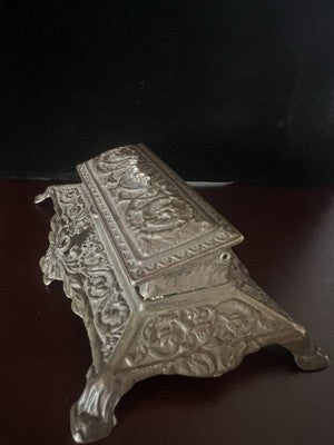 Pocket Staples Or Nibs - Desk Bronze Trimming Floral Vintage