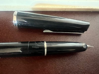 Auretta Stylo-Plume Stylo à Plume par Aurora Noire Et Cartouches Vintage 1970