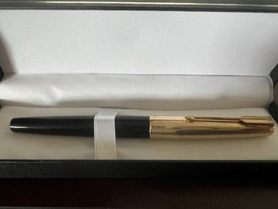 🔴 PARKER penna stilografica 61 nera pennino ORO freccia incisa scrive vintage