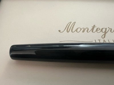 🔴 MONTEGRAPPA Manager Füllfederhalter in Schwarz mit vergoldeten Zierteilen und M-Feder 