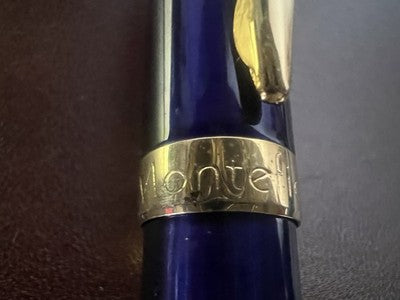 Montefiore Stylo-Plume in Bille Roller Blue mit goldener Oberfläche in Capuche Snap 