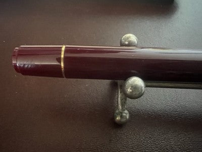 Stylo À Plume Bordeaux Avec Capuchon Guilloché M Allemagne Vintage 