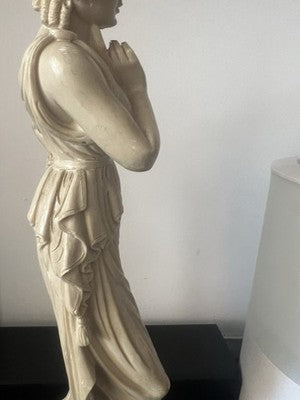 🔴 Griechische Göttinnenstatue, Marmorstaub, RB-verarbeitete Drapierungen, Höhe 44 cm, Italien, Vintage