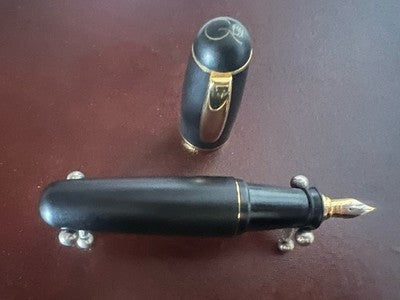 🔴 QESSI short fat roll fountain pen black with gold trim and EF nib 