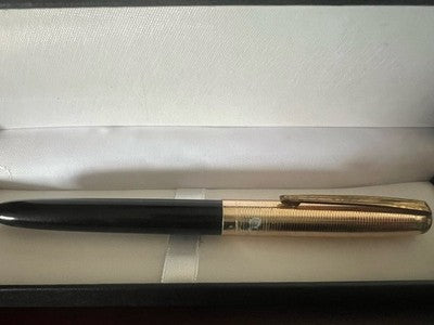 GIULIETTA Stylo À Plume En Résine Noire Avec Capuchon En Métal Piston Vintage