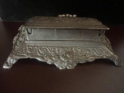 Pocket Staples Or Nibs - Desk Bronze Trimming Floral Vintage