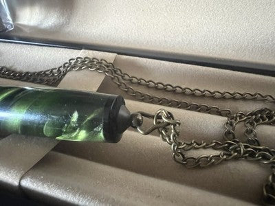 Green Iridescent Celluloid Fountain Pen With Vintage '30 Necklace