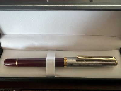 Stylo À Plume Bordeaux Avec Capuchon Guilloché M Allemagne Vintage 