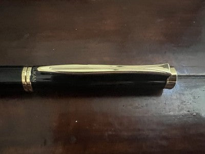PELIKAN Pluma Estilográfica P381 NEGRA Plumín ORO 14 KT F Vintage NOS