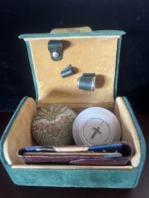 Set Sewing Holy Rosary Meter Thimble Needle Threaders Travel Pouch Vintage