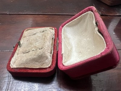 🔴 Red fabric earring box with antique clasp from 1920 
