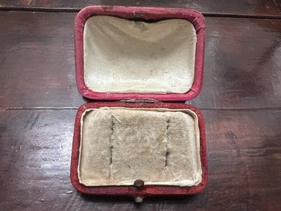 🔴 Red fabric earring box with antique clasp from 1920 