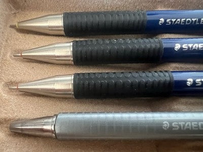🔴 STAEDTLER matite meccaniche Mars Micro 0,9/0,3 mm + Triplus Micro 0,7 mm NOS