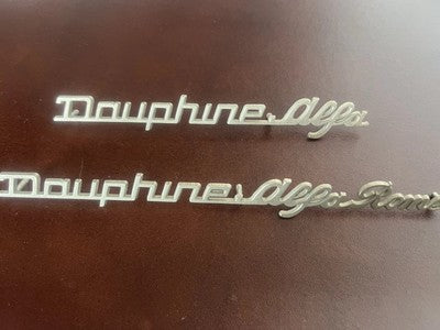 🔴 Alfa Romeo DAUPHINE stemma auto emblema fregio targhetta metallo 2 pz VINTAGE