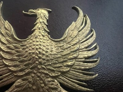 🔴 Spilla aquila araldica ottone dorato metallo pieno 5 cm vintage