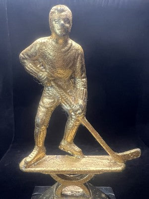 OKEY Spieler-Maskottchen-Autoaufkleber mit Vintage-Ständer aus Goldmetall 