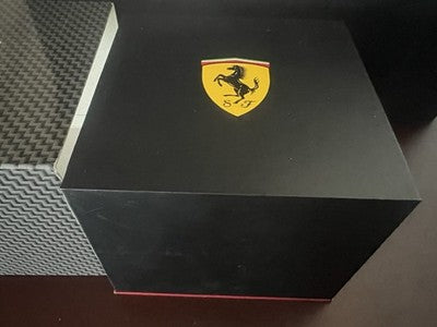 🔴 FERRARI Scatola Box Orologio con Cuscino Istruzioni Contro Scatola Originale