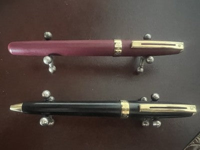 Rotes Sheaffer Rollerball-Stiftset, bordeauxrot und schwarz lackiert, Vintage-Etui 
