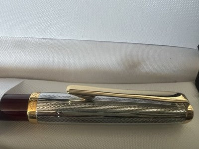 Stylo À Plume Bordeaux Avec Capuchon Guilloché M Allemagne Vintage 