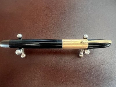 Universal Fountain Pen Celluloid Golden Cap Gold Nib Vintage