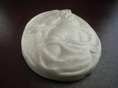 🔴 Cammeo ceramica bianca donna colomba bassorilievo 4,2 cm H 5,6 vintage