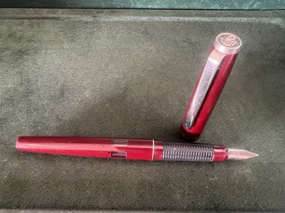 🔴 PELIKAN Stratos fountain pen, amaranth, M nib, vintage cartridges 