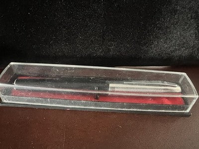 🔴 UNIVERSAL penna stilografica nera con pistone scrive vintage 1940