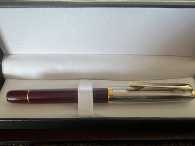 Stylo À Plume Bordeaux Avec Capuchon Guilloché M Allemagne Vintage 