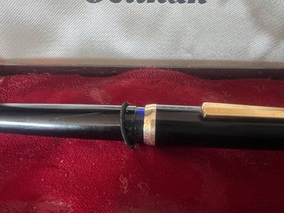 Pelikan Stift Füllfederhalter Schwarz Patrone Zierleisten Hautzange Gold F