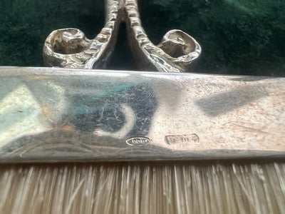 🔴 Spazzola da tavolo ARGENTO 800 massiccio con setole naturali vintage