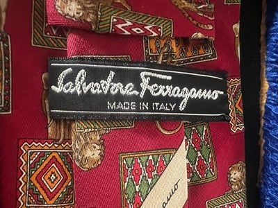 🔴 SALVATORE FERRAGAMO cravatta seta rossa animali leoni ghepardi elefanti