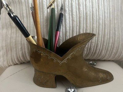 Pot A Crayons Executive Desk Laiton Massif Ciselé Forme Chaussure Vintage