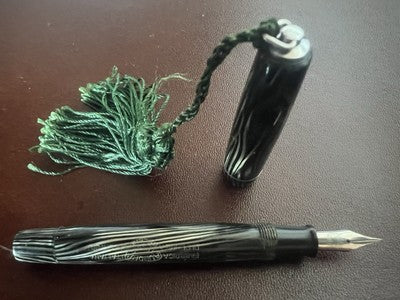 🔴 AURORA penna stilografica SELENE celluloide verde pennino originale scrive 30