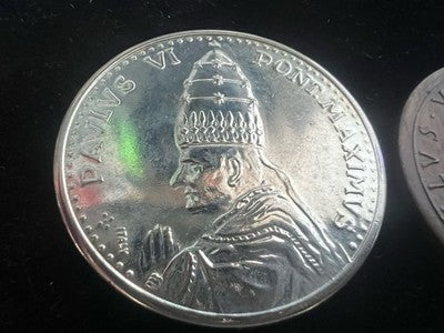 Päpstliche Medaillen Zwei von Paul VI. + Eine von Pius Xi. Vintage-Bestand 7 