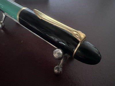 🔴 PELIKAN Füllfederhalter 120, grün-schwarz, Kolbenfeder, Lochfeder, M-Schreibstärke 