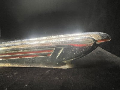 Red Vintage American Car Hood Radiator Mascot Speed Emblem