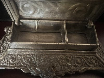 Pocket Staples Or Nibs - Desk Bronze Trimming Floral Vintage
