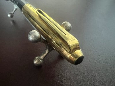 Stylo À Bille Série AURORA Noir Doré Écrit Parfaitement Vintage