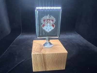 🔴 Mascotte stemma araldico smaltato 1983 su base legno originale vintage