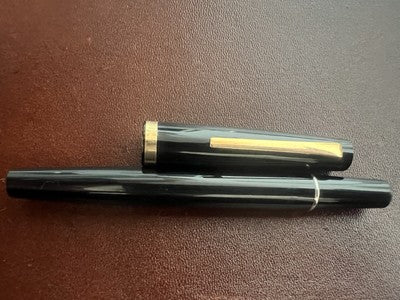 Grand-Mère Stylo-Plume Stylo à Plume Studio C Corps Et Capuche Parties D Pièce