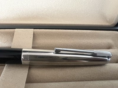 Vintage Füllfederhalter für Jugendliche, Modell 303, mit Metallkappe, Vintage-Markierung aus den 1960er Jahren 