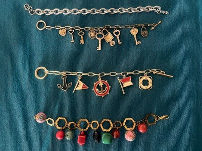 Bracelets Costume Jewelry With Charms And Pendants Vintage N.6 