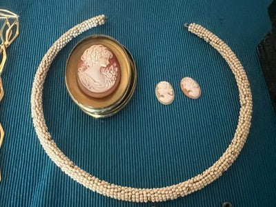 Necklaces Costume Jewelry Cameos Pendant Chains And Pearls Vintage Yrs ’70 /’